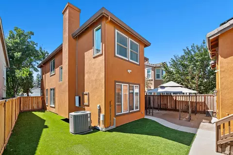 Exterior - 1316 Bello Dr, Dixon, CA 95620 photo 5 of 9