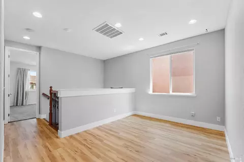 Entry Way - 1316 Bello Dr, Dixon, CA 95620 photo 3 of 4