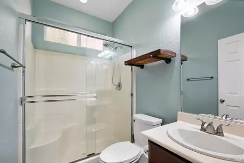 Bath - 1316 Bello Dr, Dixon, CA 95620 photo 1 of 4