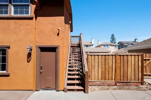 Exterior - 1316 Bello Dr, Dixon, CA 95620 photo 7 of 9