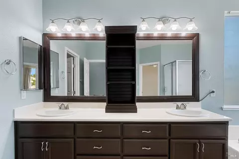 Bath - 1316 Bello Dr, Dixon, CA 95620 photo 3 of 4