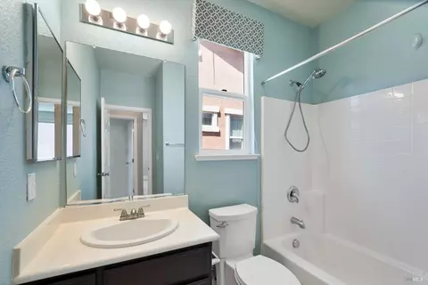Bath - 1316 Bello Dr, Dixon, CA 95620 photo 2 of 4