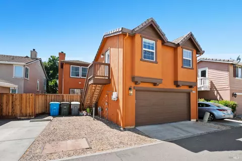 Exterior - 1316 Bello Dr, Dixon, CA 95620 photo 8 of 9
