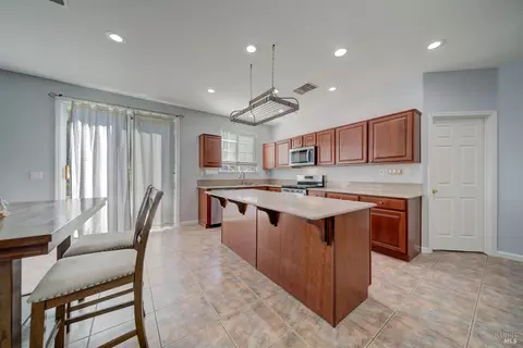 Kitchen - 606 Idyllwild Ct, Fairfield, CA 94534 photo 1 of 5