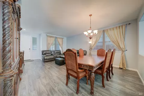 Dining - 606 Idyllwild Ct, Fairfield, CA 94534 photo 3 of 4