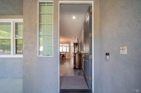 Entry Way - 606 Idyllwild Ct, Fairfield, CA 94534 photo 2 of 5