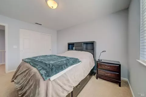 Bedroom - 606 Idyllwild Ct, Fairfield, CA 94534 photo 7 of 9