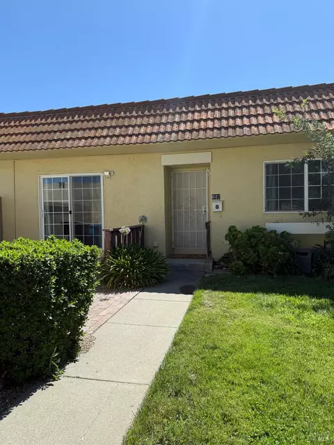 642 Yellowstone Dr, Vacaville, CA 95687