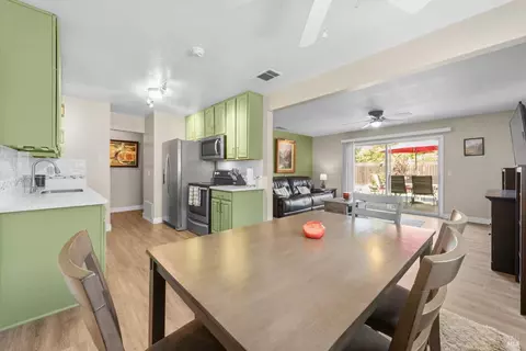 1293 Devonshire Dr, Vacaville, CA 95687 photo 7