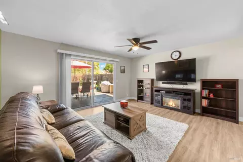 1293 Devonshire Dr, Vacaville, CA 95687 photo 5