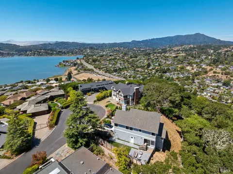 View/Area - 27 Redding Ct, Tiburon, CA 94920 photo 6 of 11