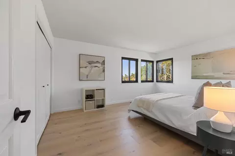 Bedroom - 27 Redding Ct, Tiburon, CA 94920 photo 6 of 6