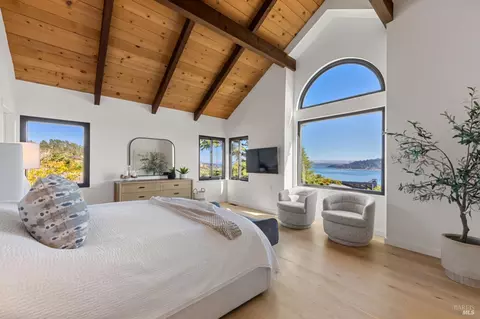 Bedroom - 27 Redding Ct, Tiburon, CA 94920 photo 1 of 6