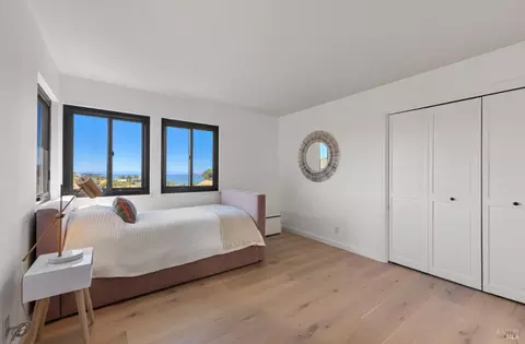 Bedroom - 27 Redding Ct, Tiburon, CA 94920 photo 5 of 6