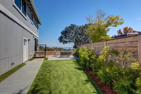 Exterior - 27 Redding Ct, Tiburon, CA 94920 photo 5 of 9