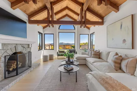 Living - 27 Redding Ct, Tiburon, CA 94920 photo 2 of 4