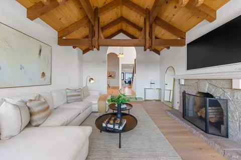 Living - 27 Redding Ct, Tiburon, CA 94920 photo 4 of 4
