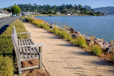 View/Area - 27 Redding Ct, Tiburon, CA 94920 photo 10 of 11