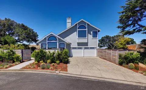 Exterior - 27 Redding Ct, Tiburon, CA 94920 photo 2 of 9