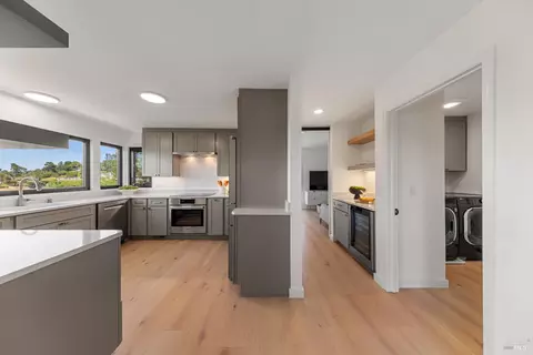 Kitchen - 27 Redding Ct, Tiburon, CA 94920 photo 5 of 5