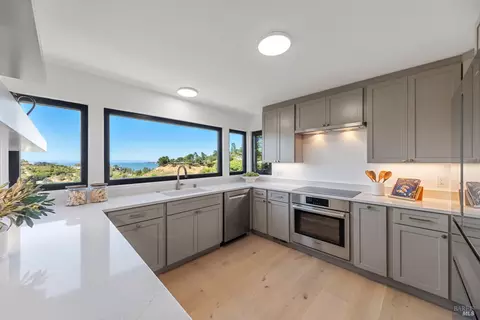 Kitchen - 27 Redding Ct, Tiburon, CA 94920 photo 1 of 5