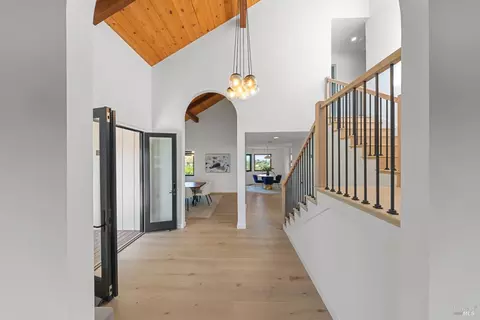 Entry Way - 27 Redding Ct, Tiburon, CA 94920 photo 2 of 3