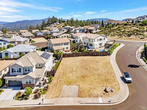 3987 Millbrook Dr, Santa Rosa, CA 95404