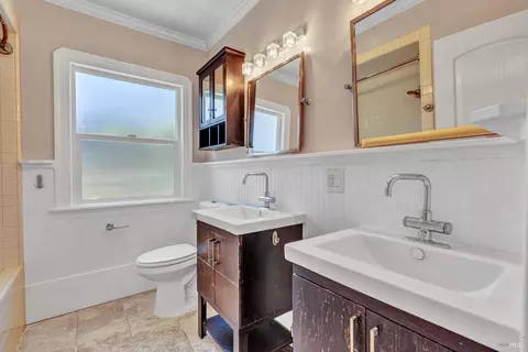 Bath - 417 Washington St, Vallejo, CA 94590 photo 1 of 1