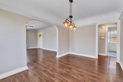 Dining - 417 Washington St, Vallejo, CA 94590 photo 2 of 2