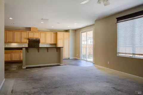 7245 Willow Creek Cir, Vallejo, CA 94591 photo 4