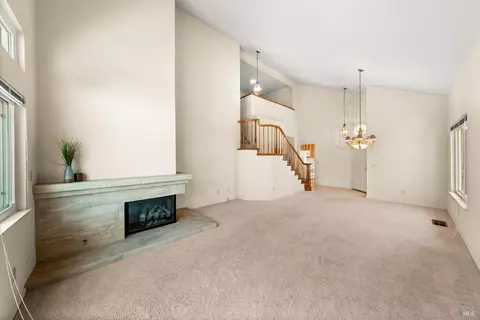Living - 31 S Temelec Cir, Sonoma, CA 95476 photo 3 of 4