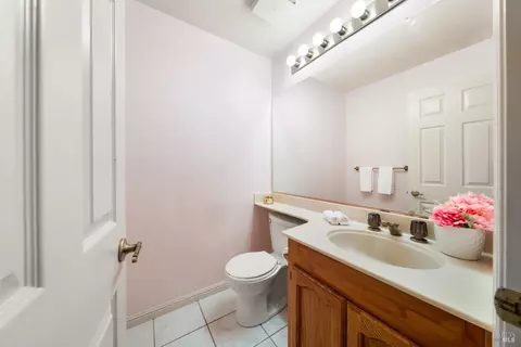 Bath - 31 S Temelec Cir, Sonoma, CA 95476 photo 1 of 6