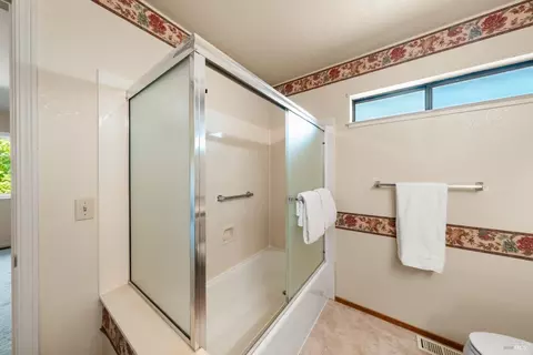 Bath - 31 S Temelec Cir, Sonoma, CA 95476 photo 6 of 6