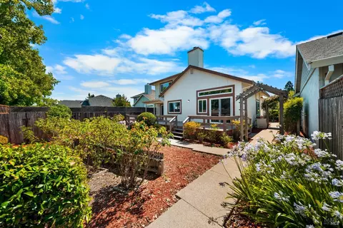 Exterior - 31 S Temelec Cir, Sonoma, CA 95476 photo 11 of 26