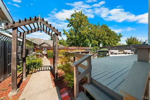 Exterior - 31 S Temelec Cir, Sonoma, CA 95476 photo 10 of 26