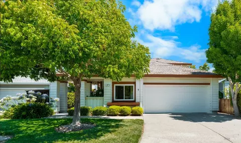Exterior - 31 S Temelec Cir, Sonoma, CA 95476 photo 2 of 26