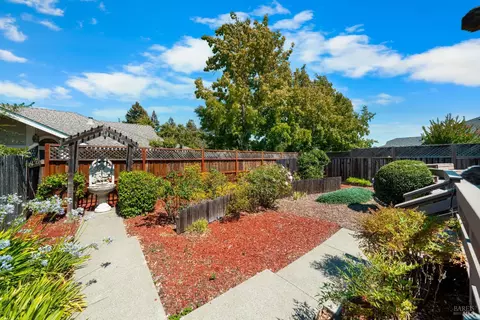 Exterior - 31 S Temelec Cir, Sonoma, CA 95476 photo 12 of 26