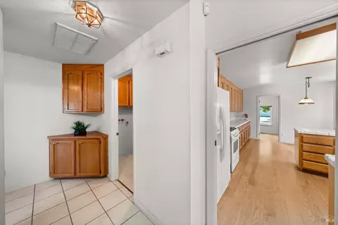 Entry Way - 31 S Temelec Cir, Sonoma, CA 95476 photo 1 of 4
