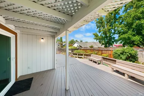 Exterior - 31 S Temelec Cir, Sonoma, CA 95476 photo 5 of 26