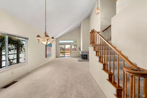 Living - 31 S Temelec Cir, Sonoma, CA 95476 photo 2 of 4