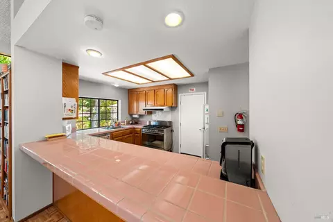 Kitchen - 31 S Temelec Cir, Sonoma, CA 95476 photo 5 of 5