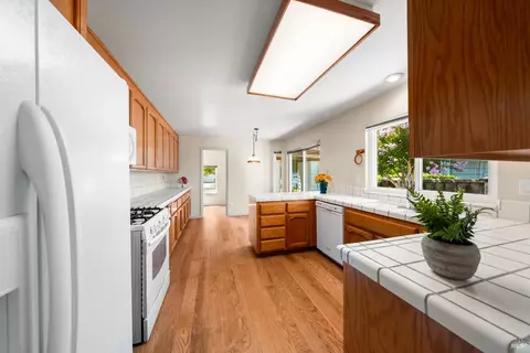 Kitchen - 31 S Temelec Cir, Sonoma, CA 95476 photo 1 of 5