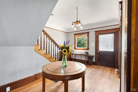 Entry Way - 910 Virginia St, Vallejo, CA 94590 photo 2 of 2