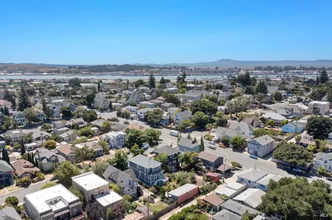 View/Area - 910 Virginia St, Vallejo, CA 94590 photo 1 of 2