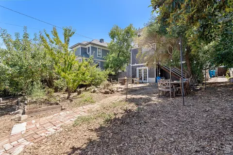 Exterior - 910 Virginia St, Vallejo, CA 94590 photo 3 of 7