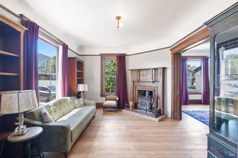 Living - 910 Virginia St, Vallejo, CA 94590 photo 1 of 1