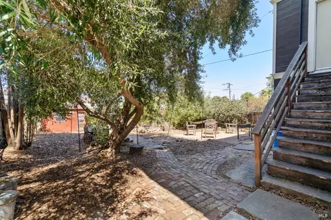Exterior - 910 Virginia St, Vallejo, CA 94590 photo 4 of 7