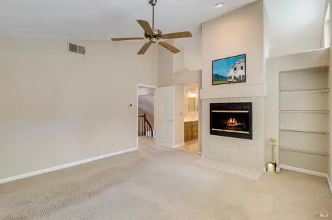 Bedroom - 255 Shadowhawk Ct, Vacaville, CA 95688 photo 5 of 8