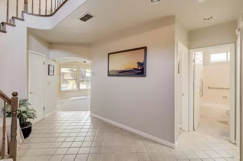 Entry Way - 255 Shadowhawk Ct, Vacaville, CA 95688 photo 4 of 5