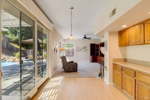 Living - 255 Shadowhawk Ct, Vacaville, CA 95688 photo 8 of 10